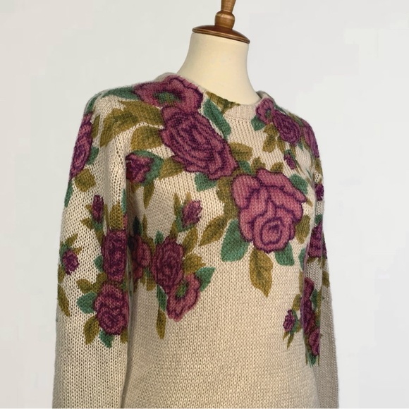 Pins & Needles Urban Outfitters Knit Sweater Rose Printed Pattern - Picture 4 of 9